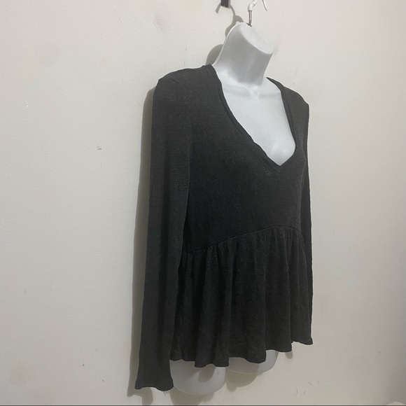 NWT Anthropologie Tla Grey Jill Babydoll Knit Lone sleeve top size small - Picture 3 of 13